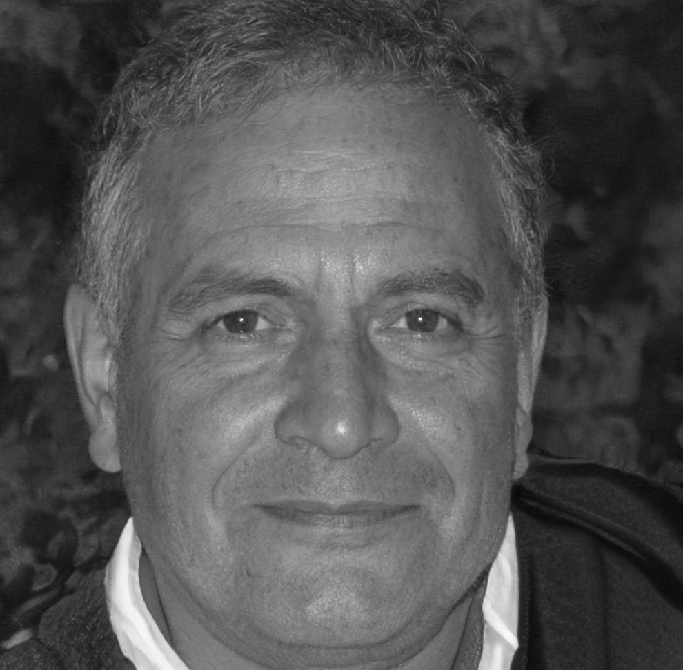 Florian Steinberg, zertifizierter Disaster Recovery Trainer, leitet praktische Übung